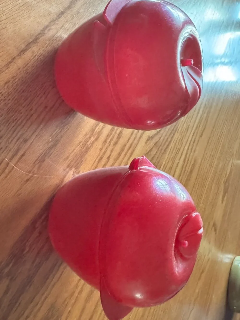 Tupperware Apple Keeper